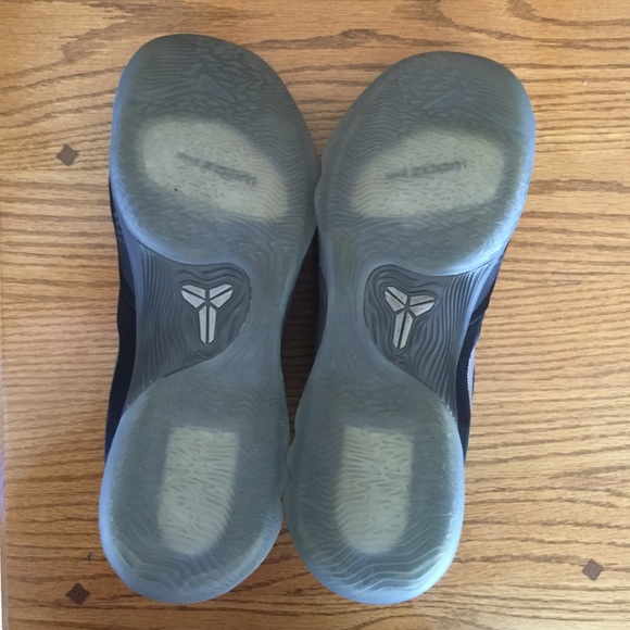 Kobe Bryant Venomenon 5's - Picture 3 of 4