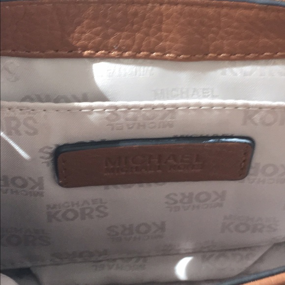 Michael Kors Cross-body purse - Picture 3 of 3