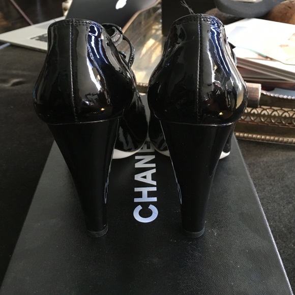 CHANEL....100th anniversary made for Neiman Marcus - Picture 2 of 4