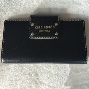 Leather checkbook