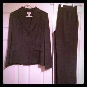 Womens professional pant suit