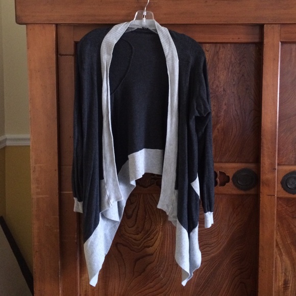 AVA gray asymmetrical cardigan sweater sz xs