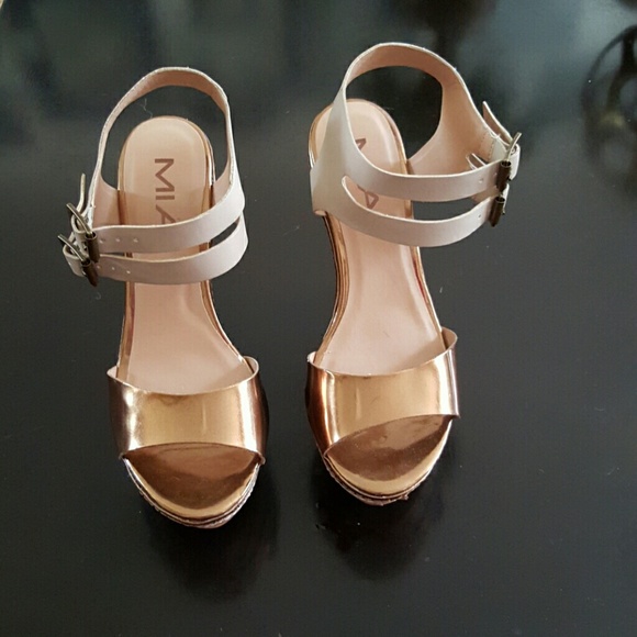 New wedge platform Raffia - Picture 2 of 3
