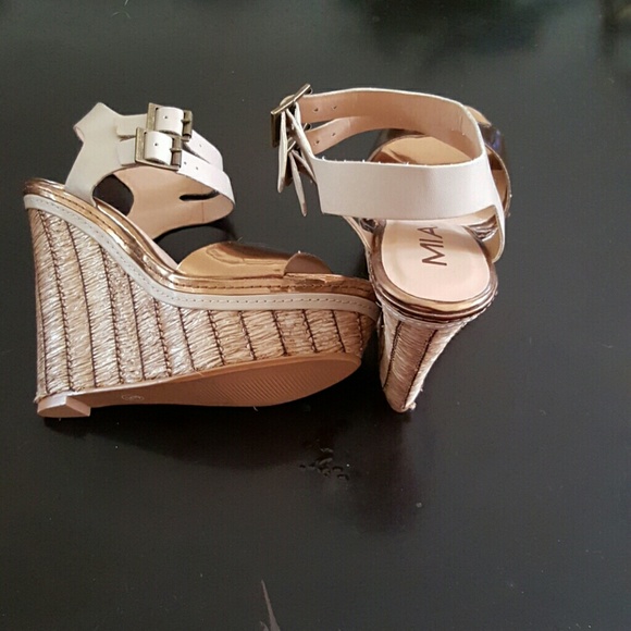 New wedge platform Raffia - Picture 3 of 3