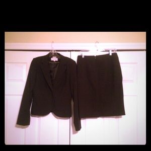 Womens professional skirt suit