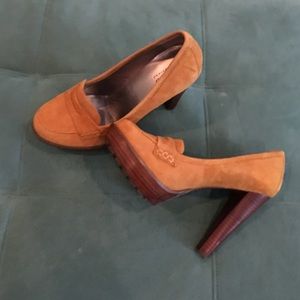 Guess Suede Loafer w/ 4inch wooden heel