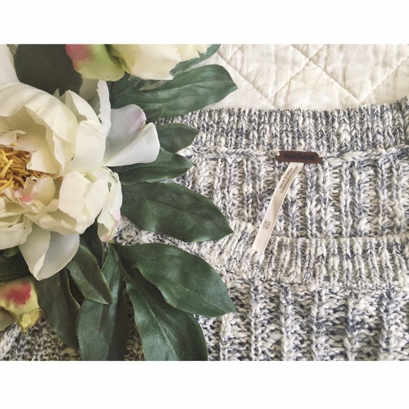 Free People Sweater - Picture 2 of 2