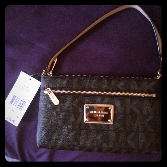 BNWT needs a replacement clasp store free repair