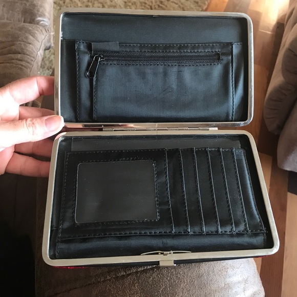 CLUTCH AND WALLET - Picture 3 of 8