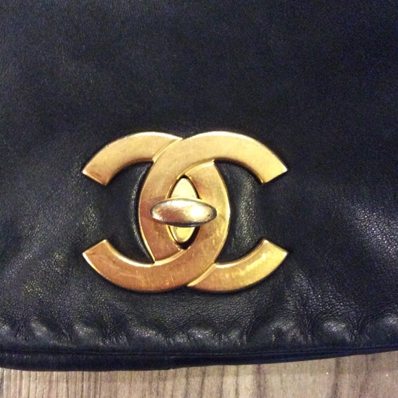 SOLD!  CHANEL purse - no bundle - price firm;) - Picture 2 of 4