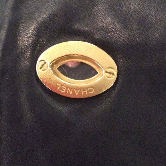 SOLD!  CHANEL purse - no bundle - price firm;) - Picture 3 of 4