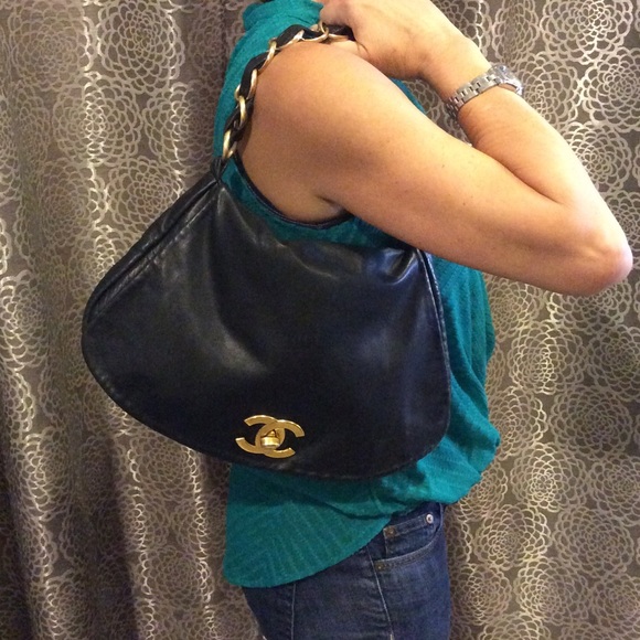 SOLD!  CHANEL purse - no bundle - price firm;) - Picture 4 of 4