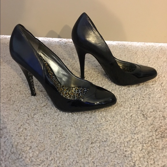Charles David black pumps