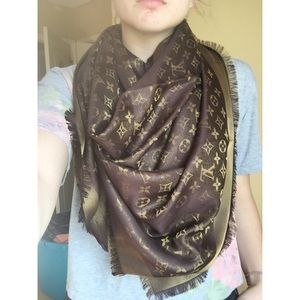 Louis Vuitton Shawl Scarf
