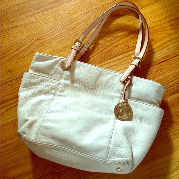 **Moving! Make Offers!** Michael Kors purse