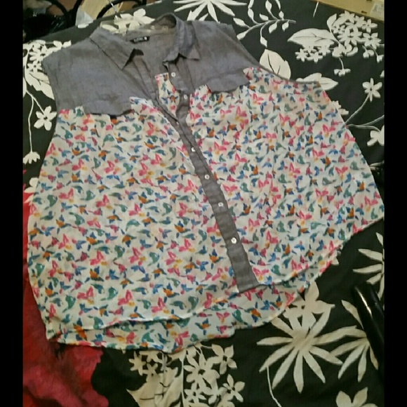 Beautiful Jean Top with Butterflies - Picture 1 of 2
