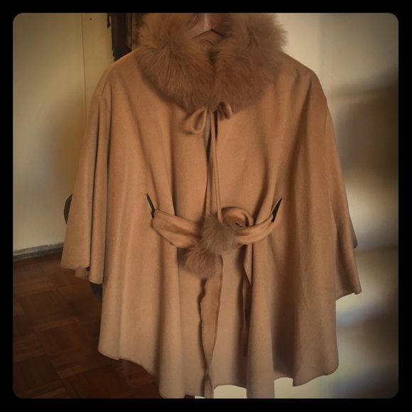 beautiful 100% cashmere poncho w removable belt