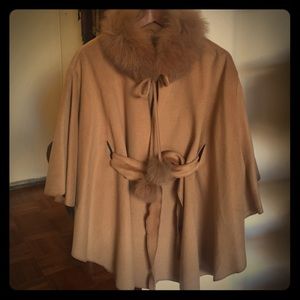 beautiful 100% cashmere poncho w removable belt