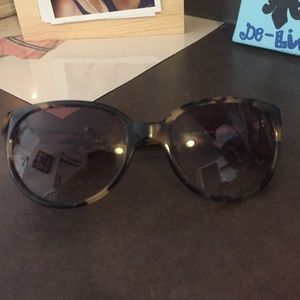Tory burch tortoise sunglasses