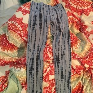 Forever 21 tie dye leggings 💙