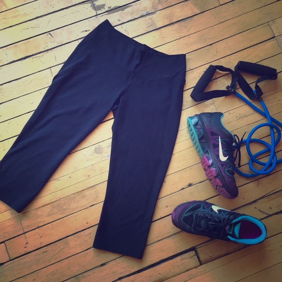 Nike dri-fit stretch workout capris