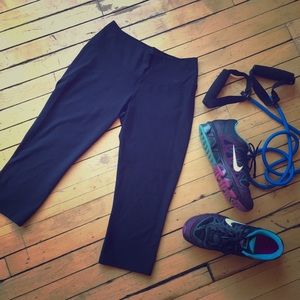 Nike dri-fit stretch workout capris