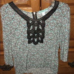 Quarter sleeve length blouse
