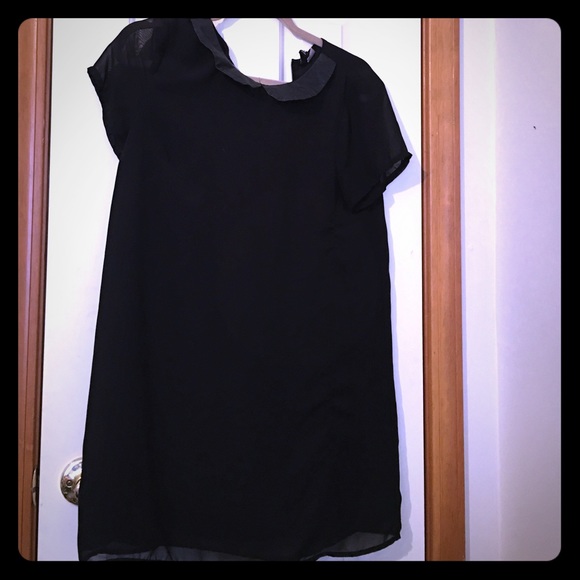 H&M Peter Pan collar divided black chiffon dress