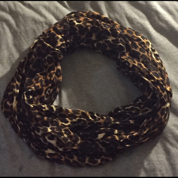 Express Infiniti scarf