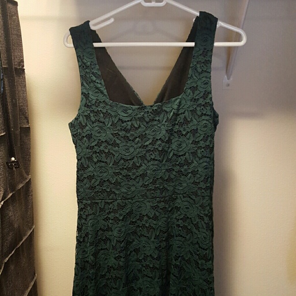 Green lace dress by Voodoo Vixen - Picture 2 of 4