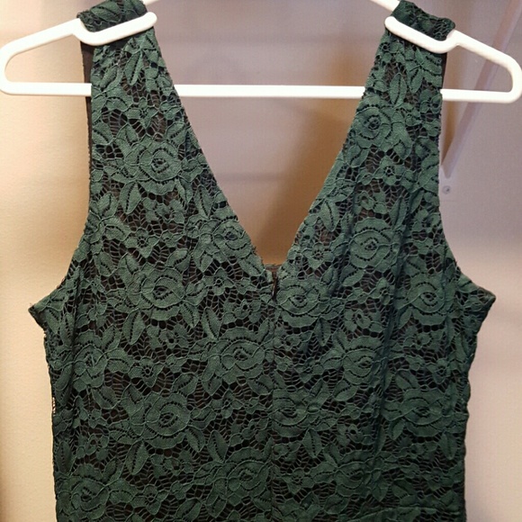 Green lace dress by Voodoo Vixen - Picture 3 of 4