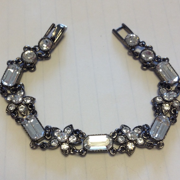 Bracelet - Picture 1 of 3