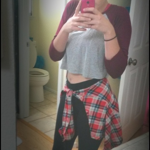 Crop top - Picture 2 of 2