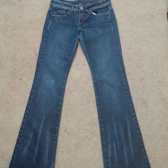 Jeans size 28
