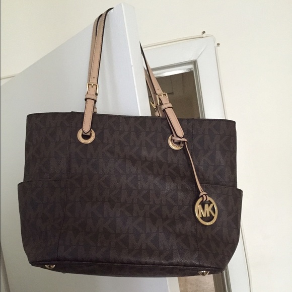 Michael Kors Jet Set Logo Bag