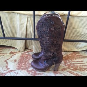 Brown leather boot