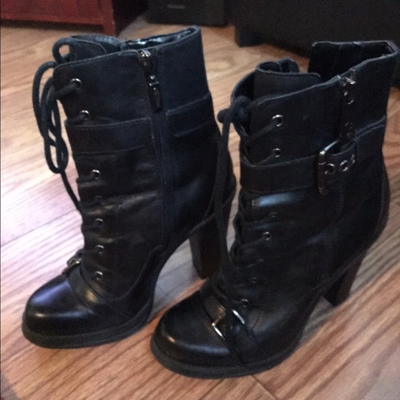 Guess buckle & zipper leather boots!