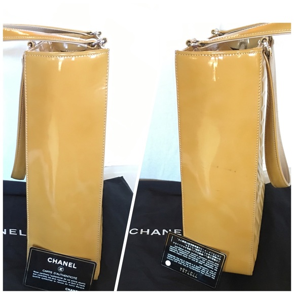 Like New! Chanel Large Quilted Patent Leather bag - Picture 4 of 4