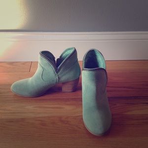 Chinese laundry blue booties