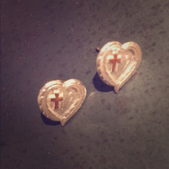 Montana Silver Smith heart shaped earrings