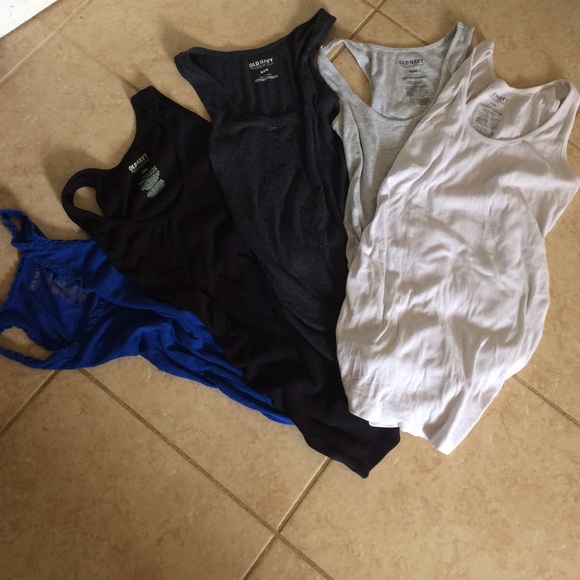 Bundle of used old navy maternity tank tops.