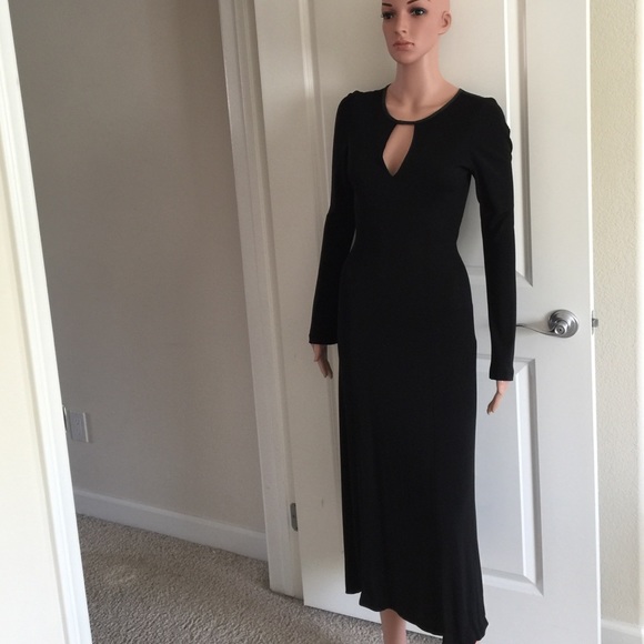 Gorgeous peephole dress 🛍 HP! 🎉🎉 - Picture 2 of 4