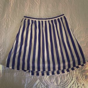 Striped skirt with pockets