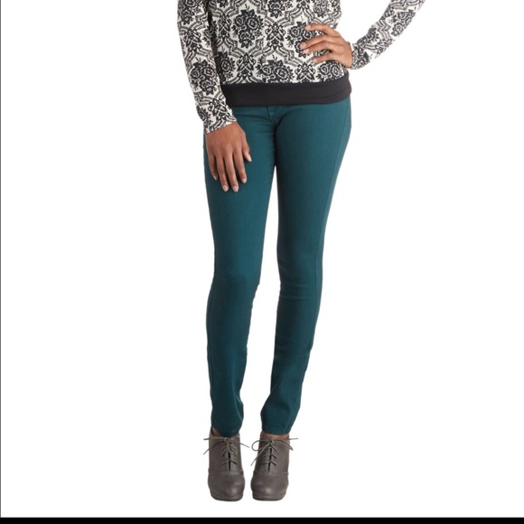 Two Judy Blue jeans for phdiabla310