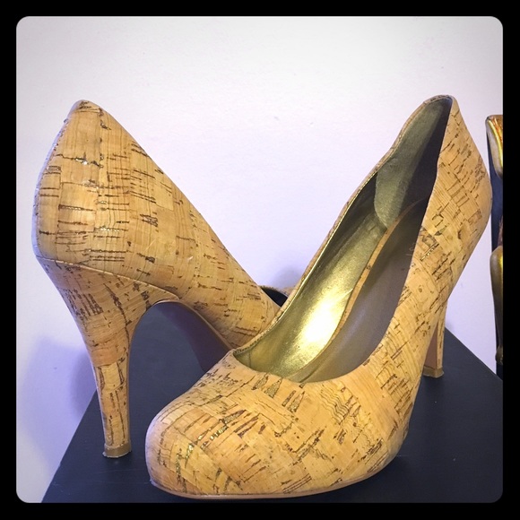 #1OfAKind Gold+Cork Heels