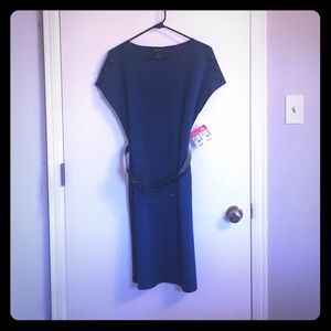 Classic dress with belt