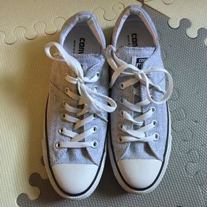 Light grey converse size 8