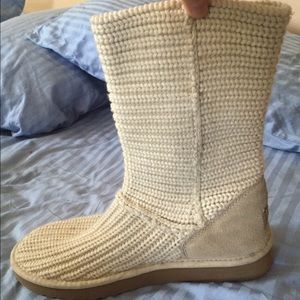 Cream crochet Uggs 10