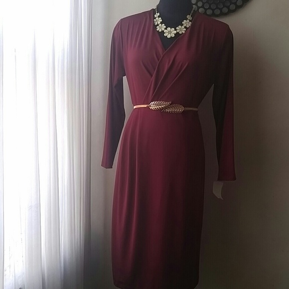 Romans Dresses & Skirts - Nwt dazzling stretchy figure flattering dress