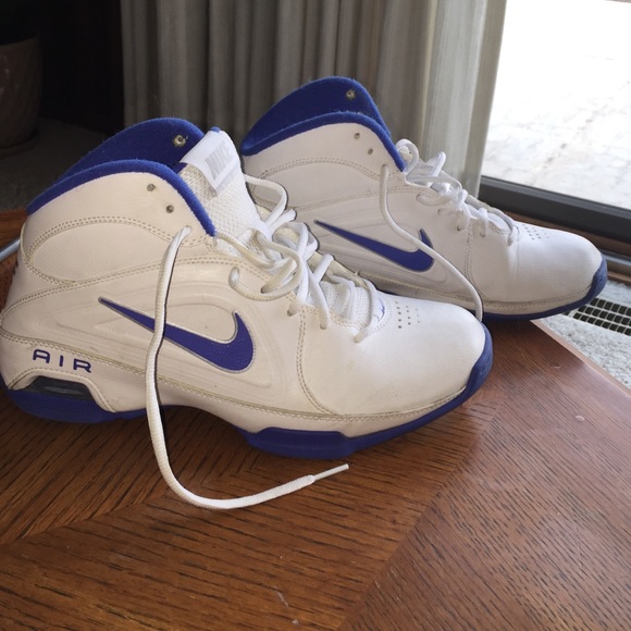 Size 8 1/2 Nikes only worn 2x